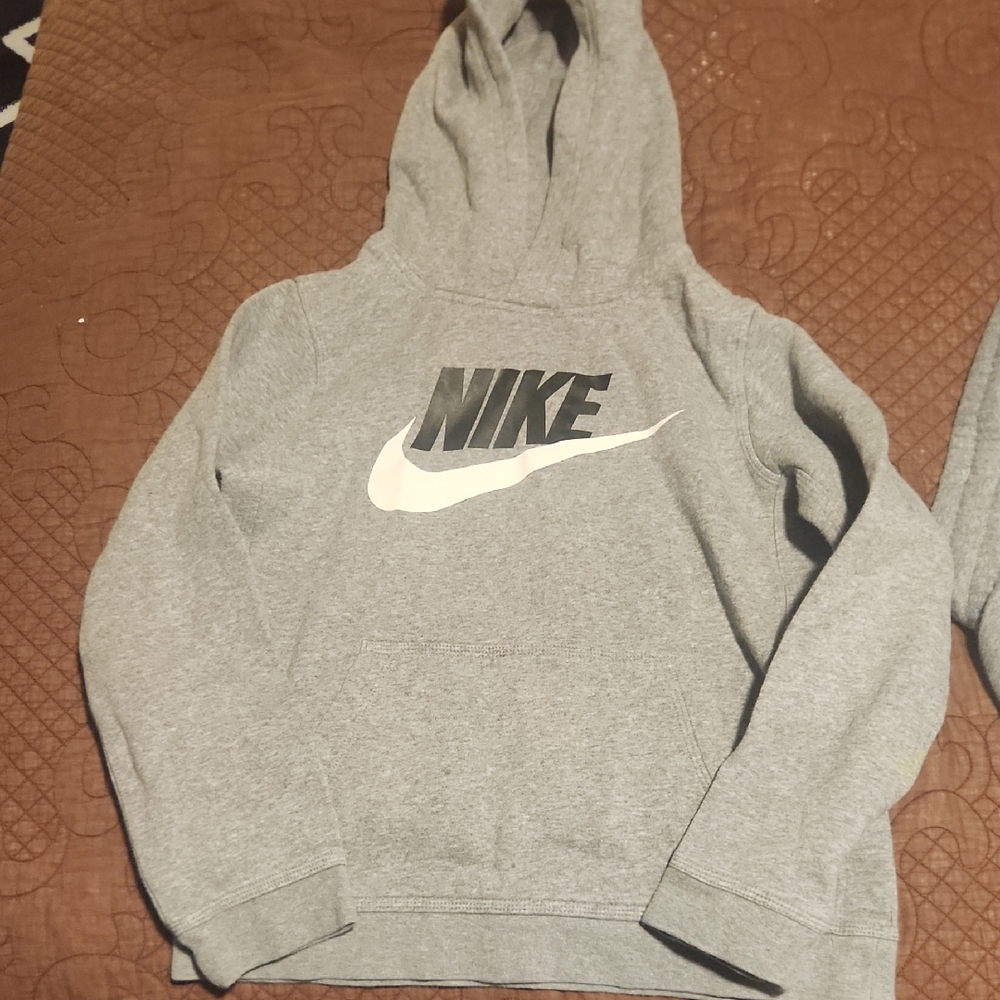 Nike Heather Gray Pullover Hoodie Kids Medium 10/12 Lightly Worn